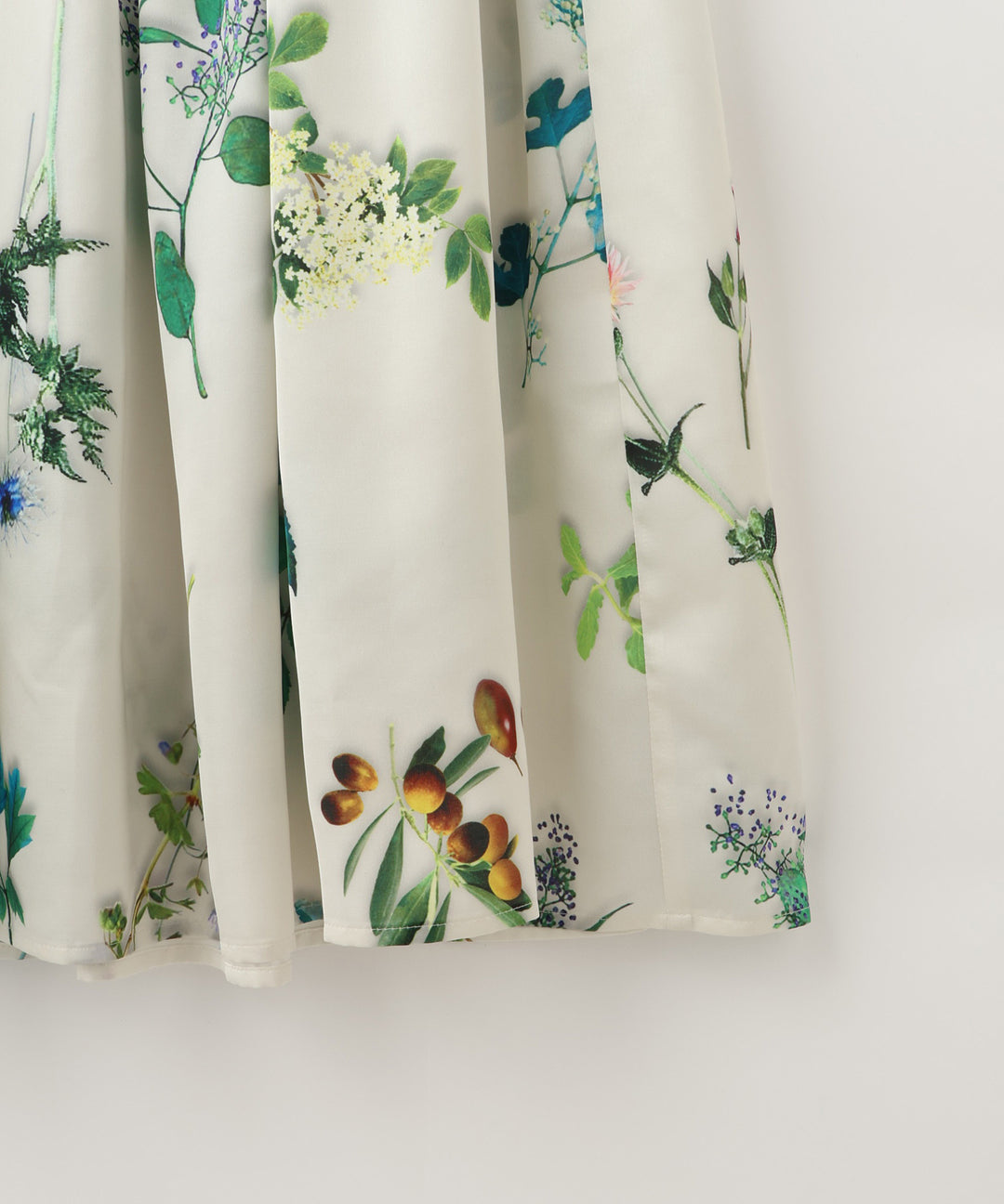 ボタニカルプリントノースリーブワンピース