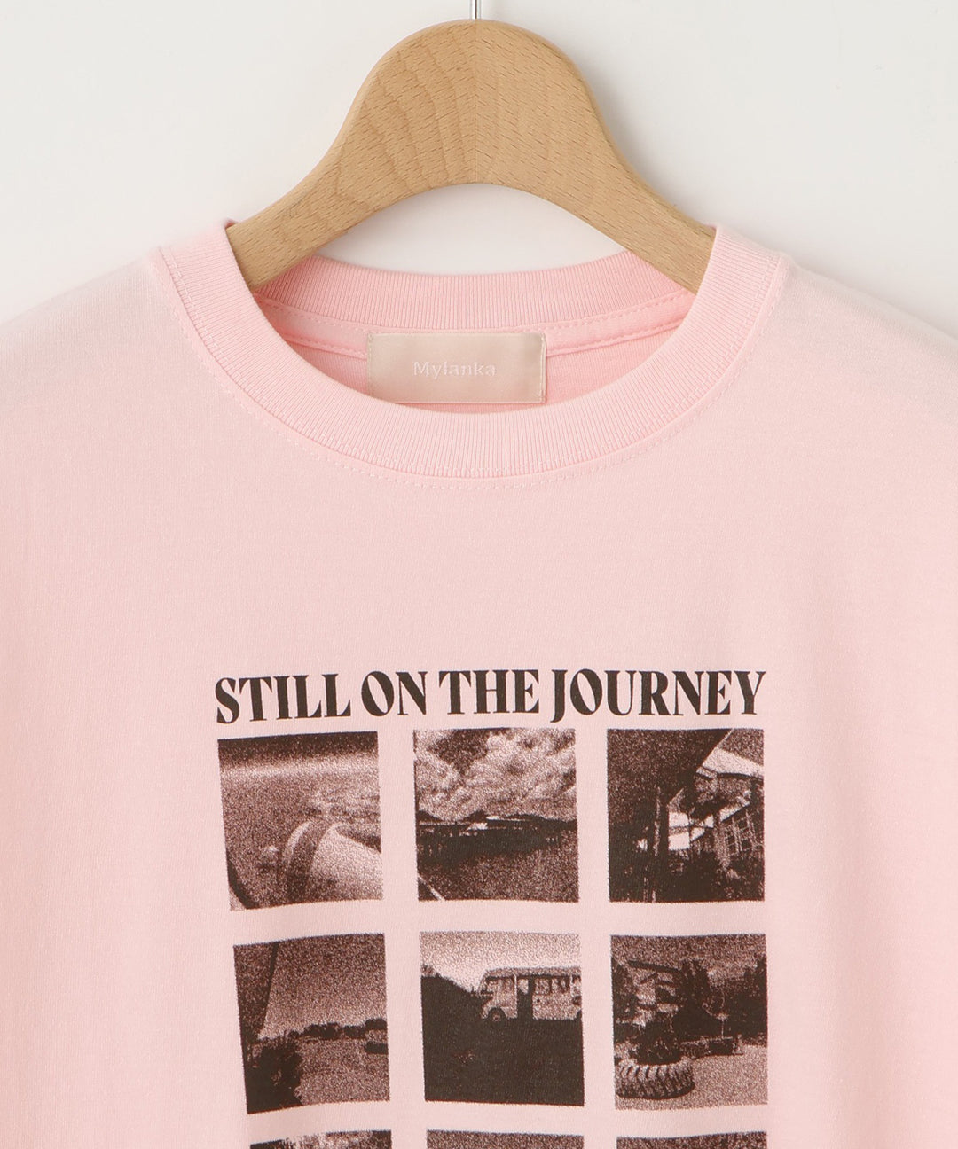 モノトーンプリントTシャツ