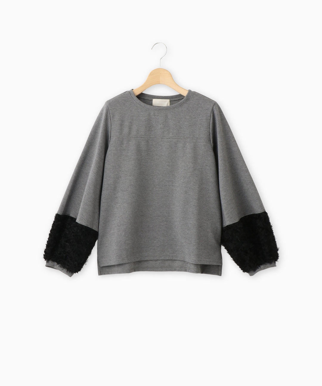 フェザースリーブポンチトップス