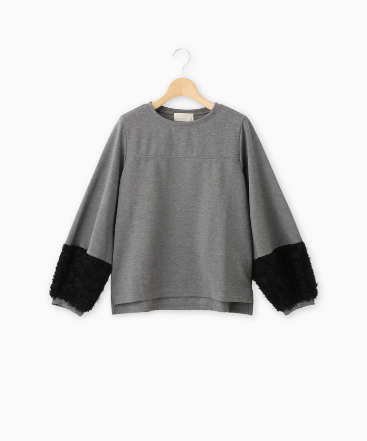 フェザースリーブポンチトップス