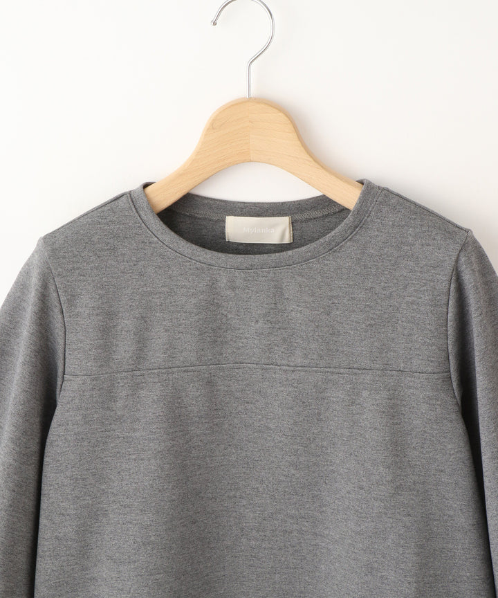 フェザースリーブポンチトップス