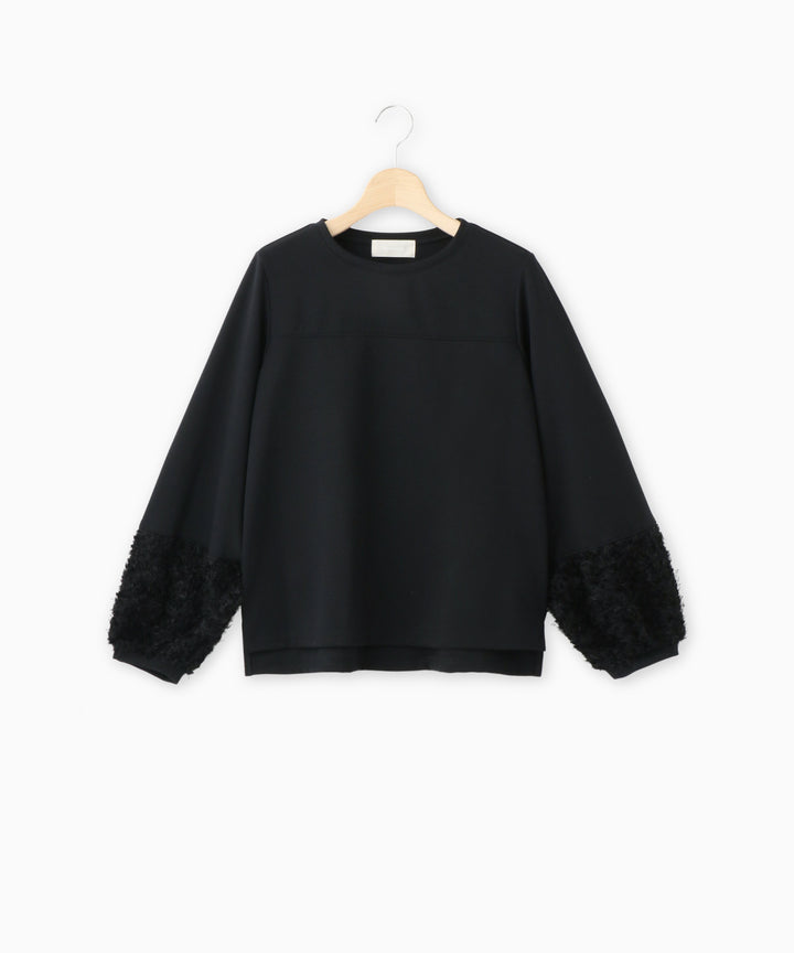 フェザースリーブポンチトップス