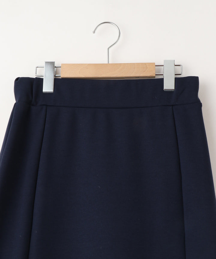 フェザーヘムポンチスカート