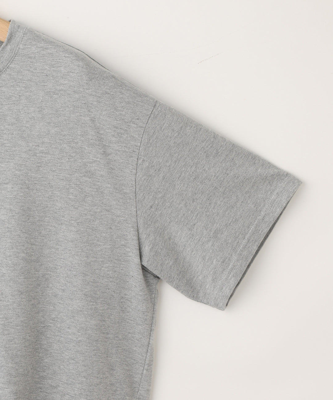 ボタニカルロゴTシャツ