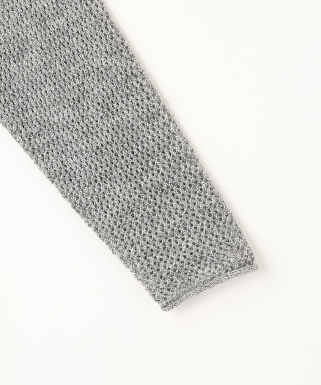 メッシュ編みニットトップス