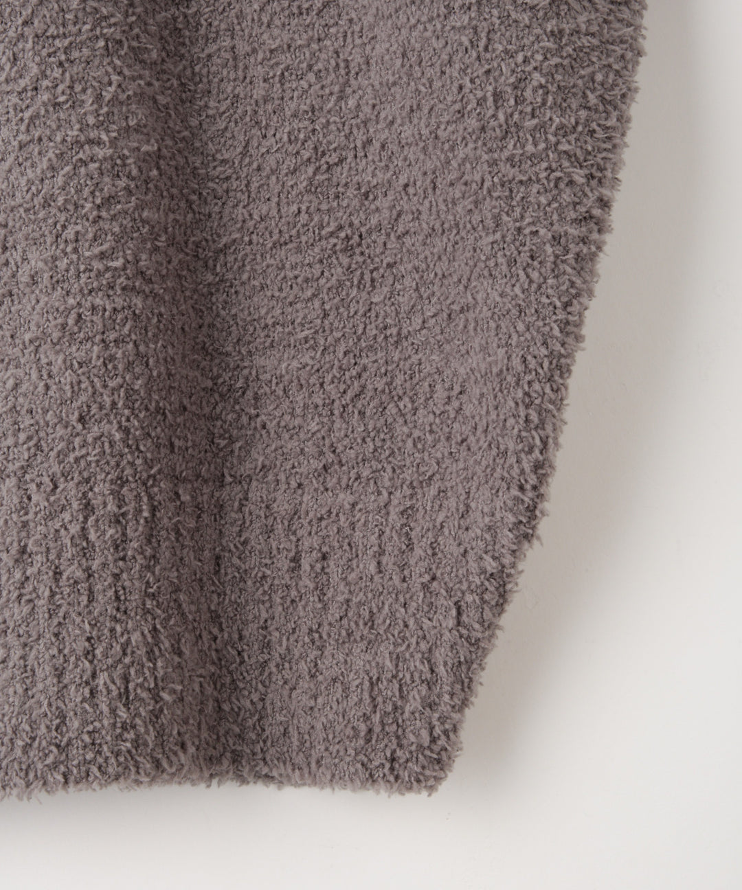 MYNKロゴVネックニット