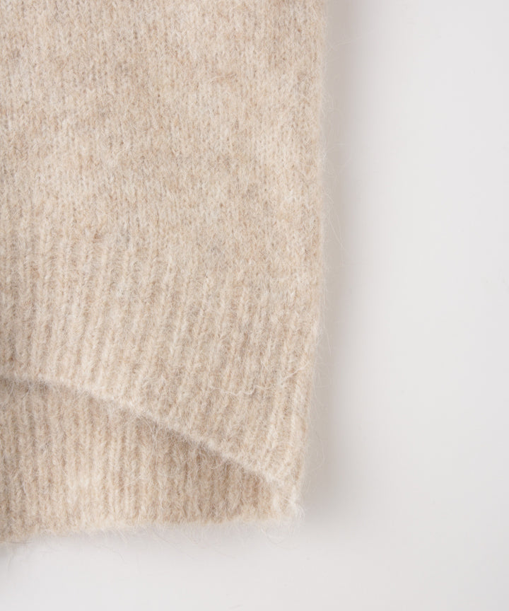 アルパカ混ハンドステッチニット