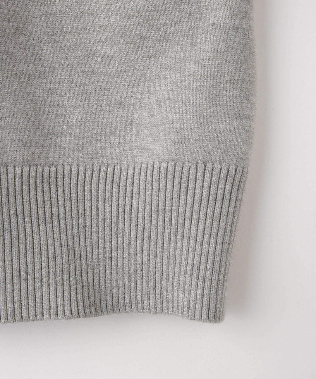 2WAYバックロゴハイゲージニット