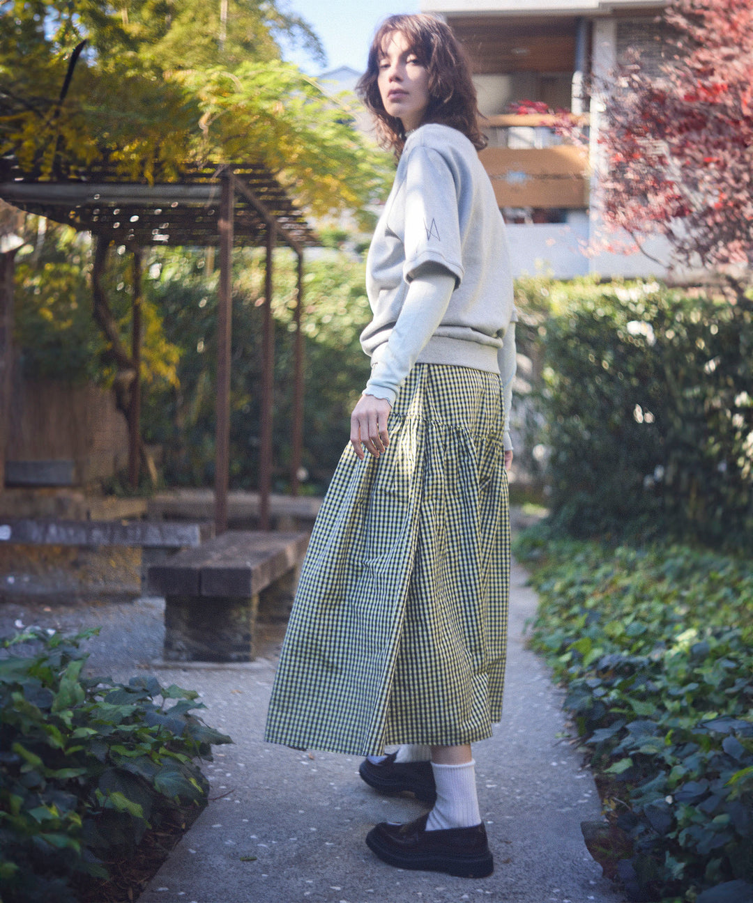 モチーフ刺繍スウェットトップス