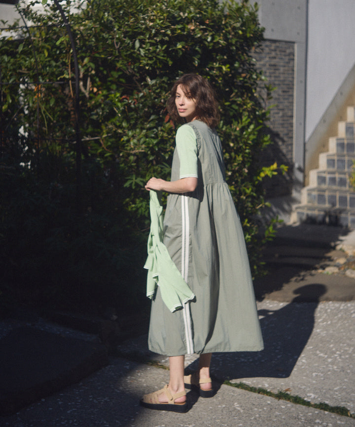 サイドラインノースリーブワンピース