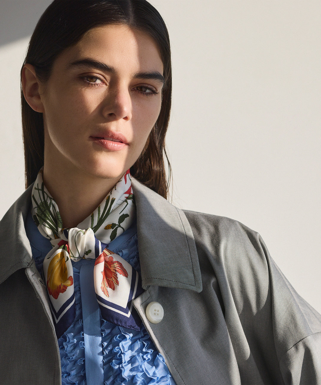 フロントフリルブラウス