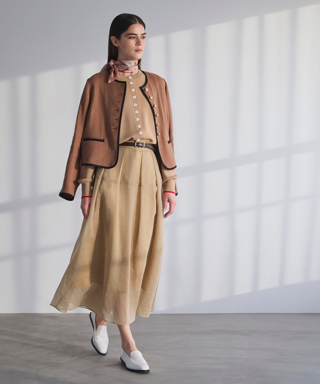 パイピングノーカラージャケット