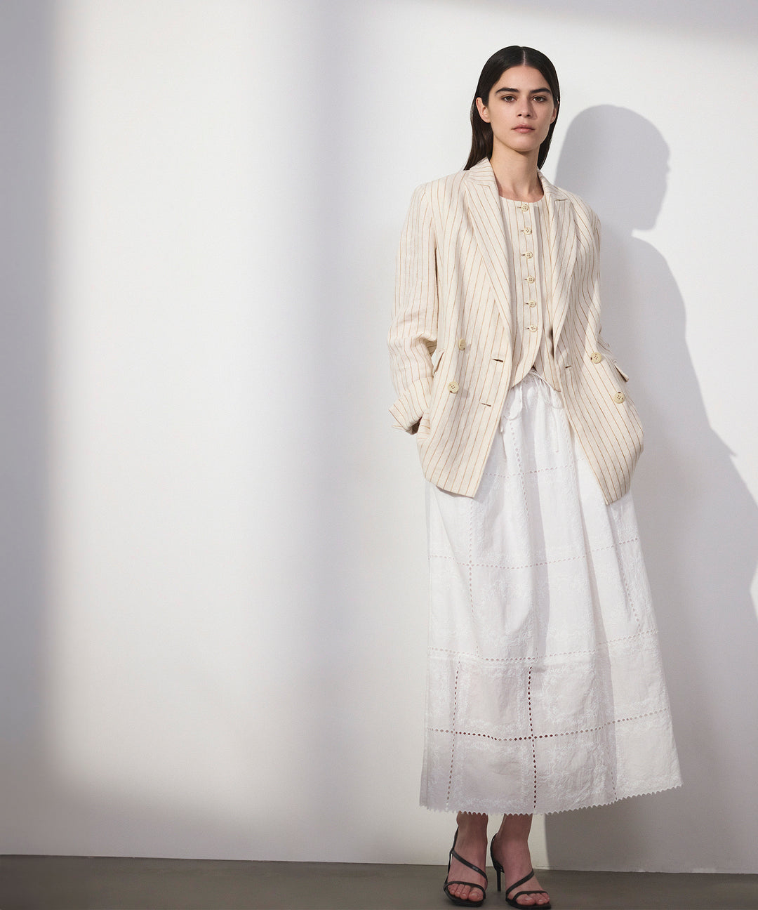 カットワーク刺繍ロングスカート