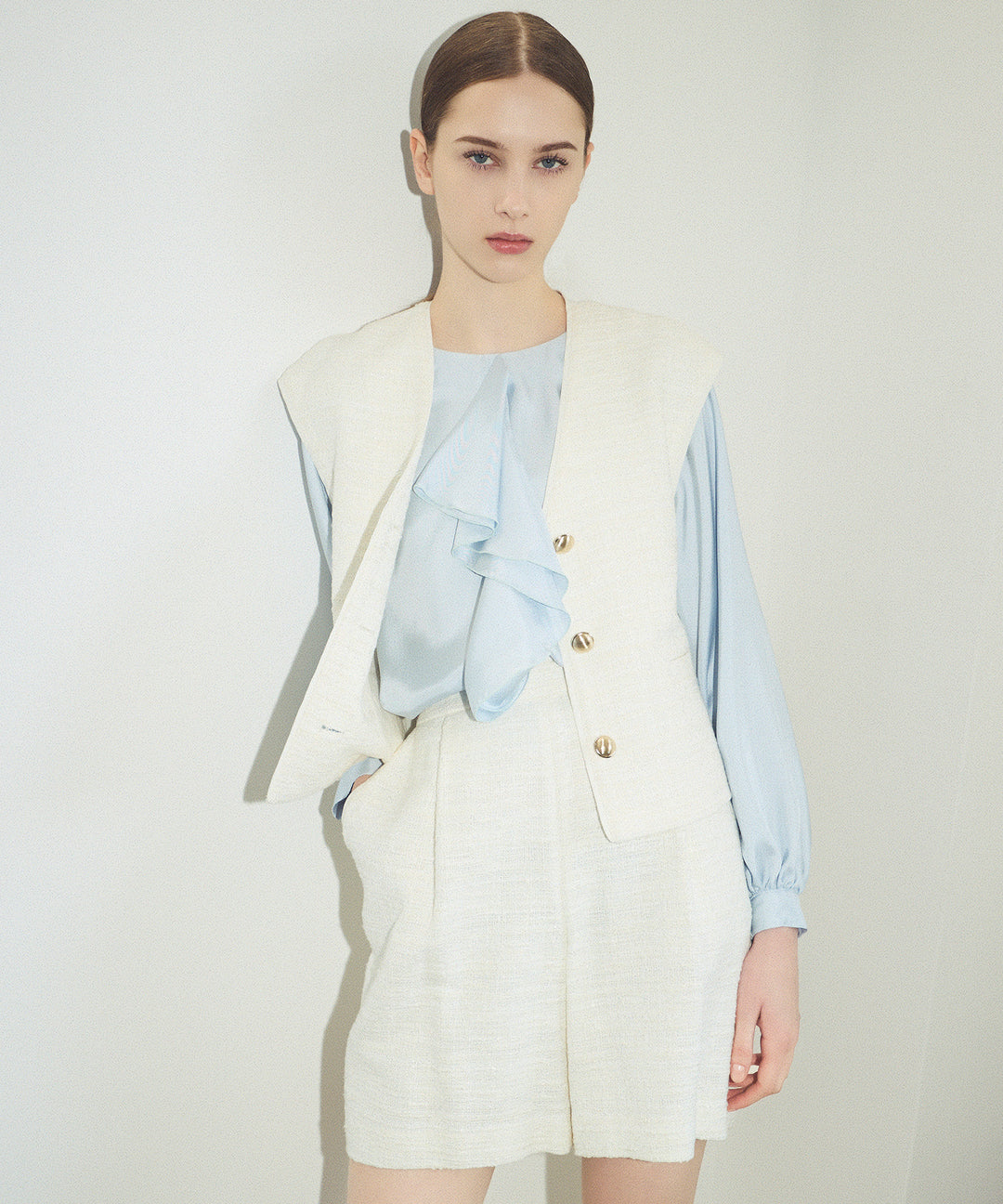 ラッフルデザインブラウス