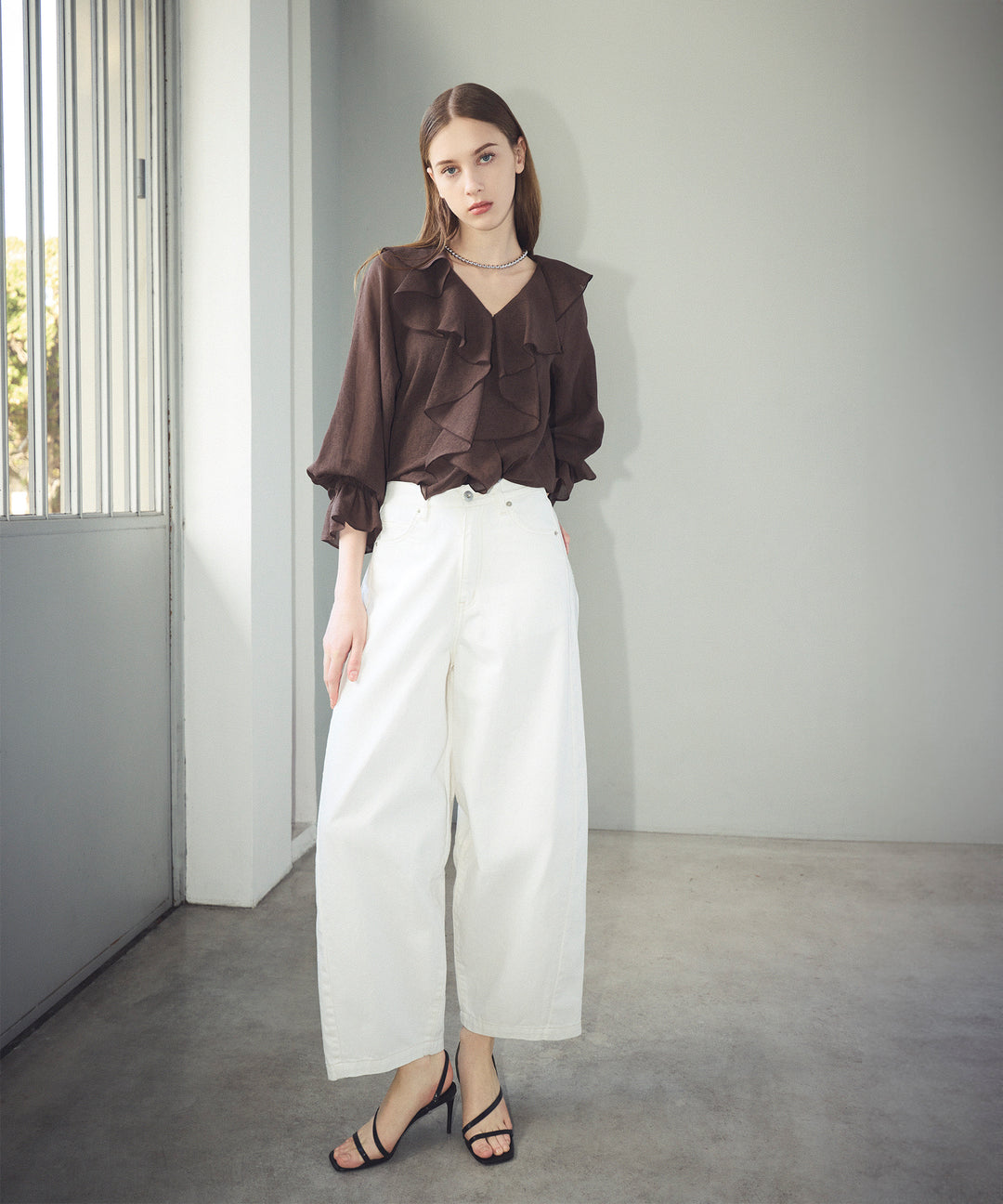 カーブシルエットデニムパンツ