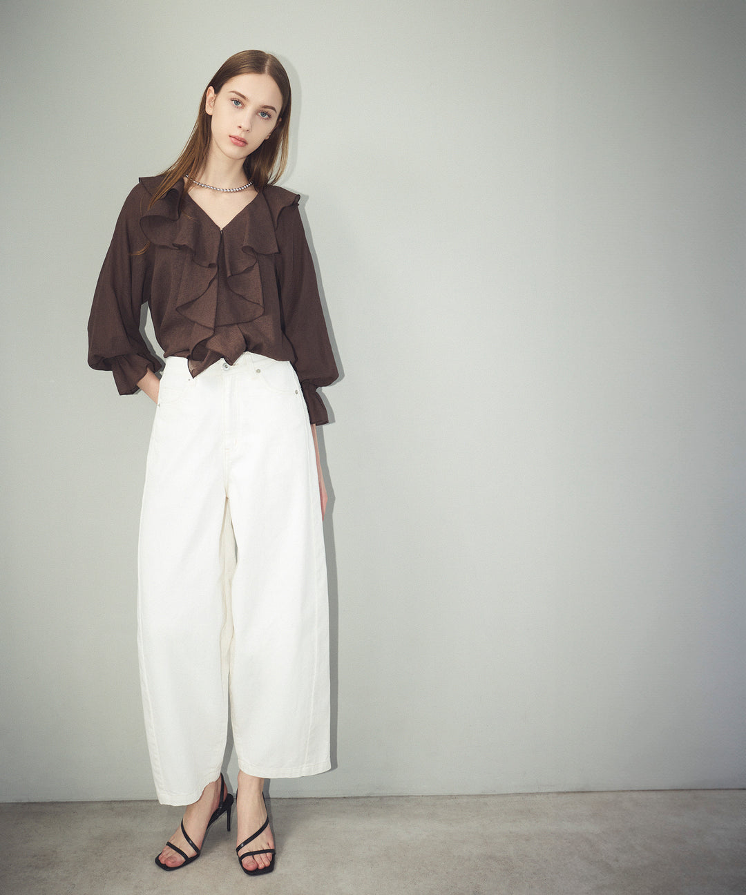 カーブシルエットデニムパンツ